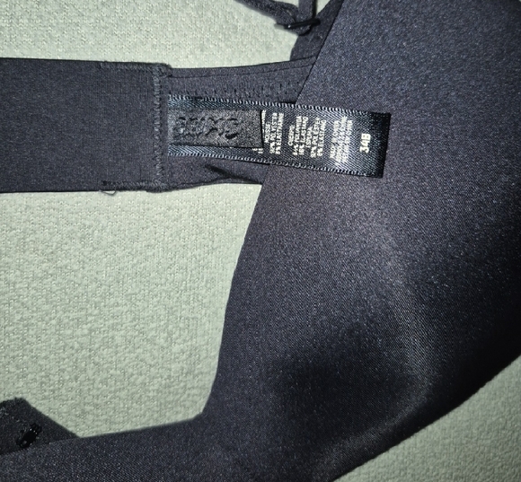 Skims 34B - Picture 3 of 5